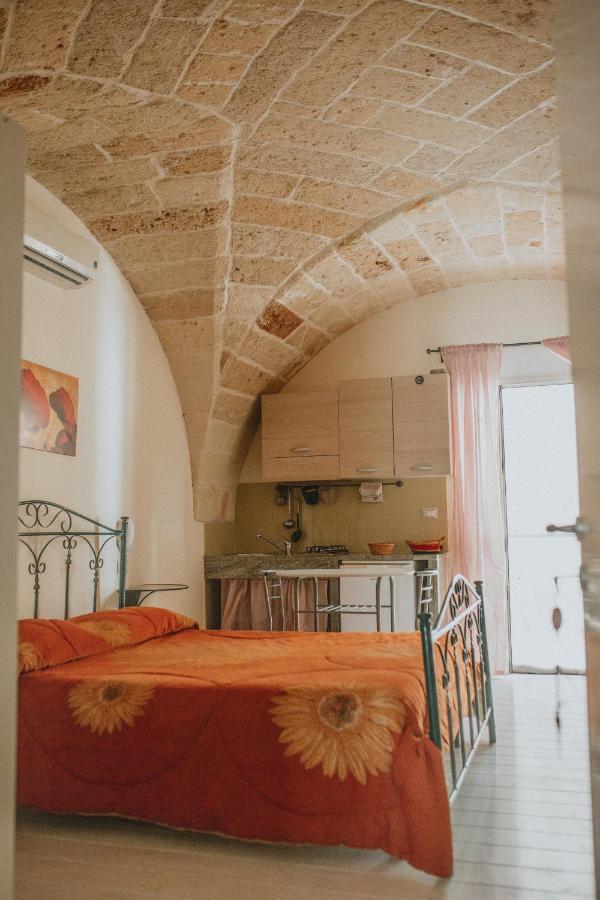 Le Camporelle In Citta Panzió Lecce Kültér fotó