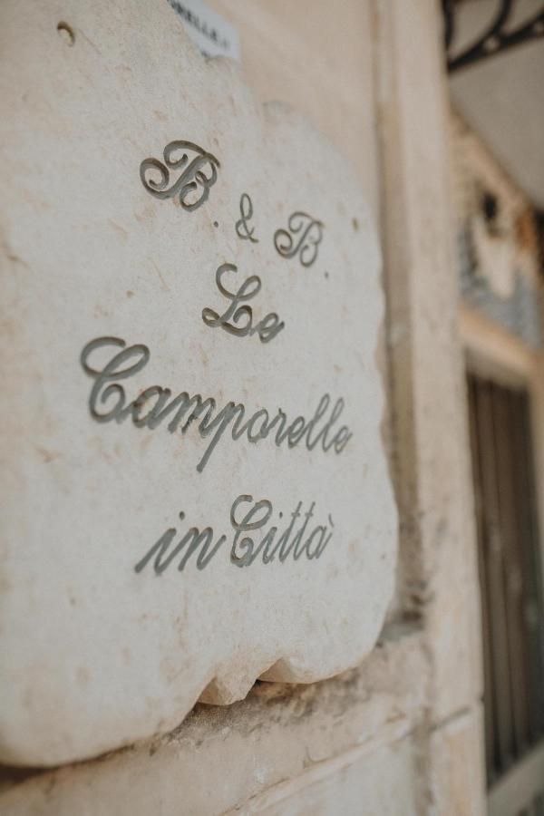 Le Camporelle In Citta Panzió Lecce Kültér fotó